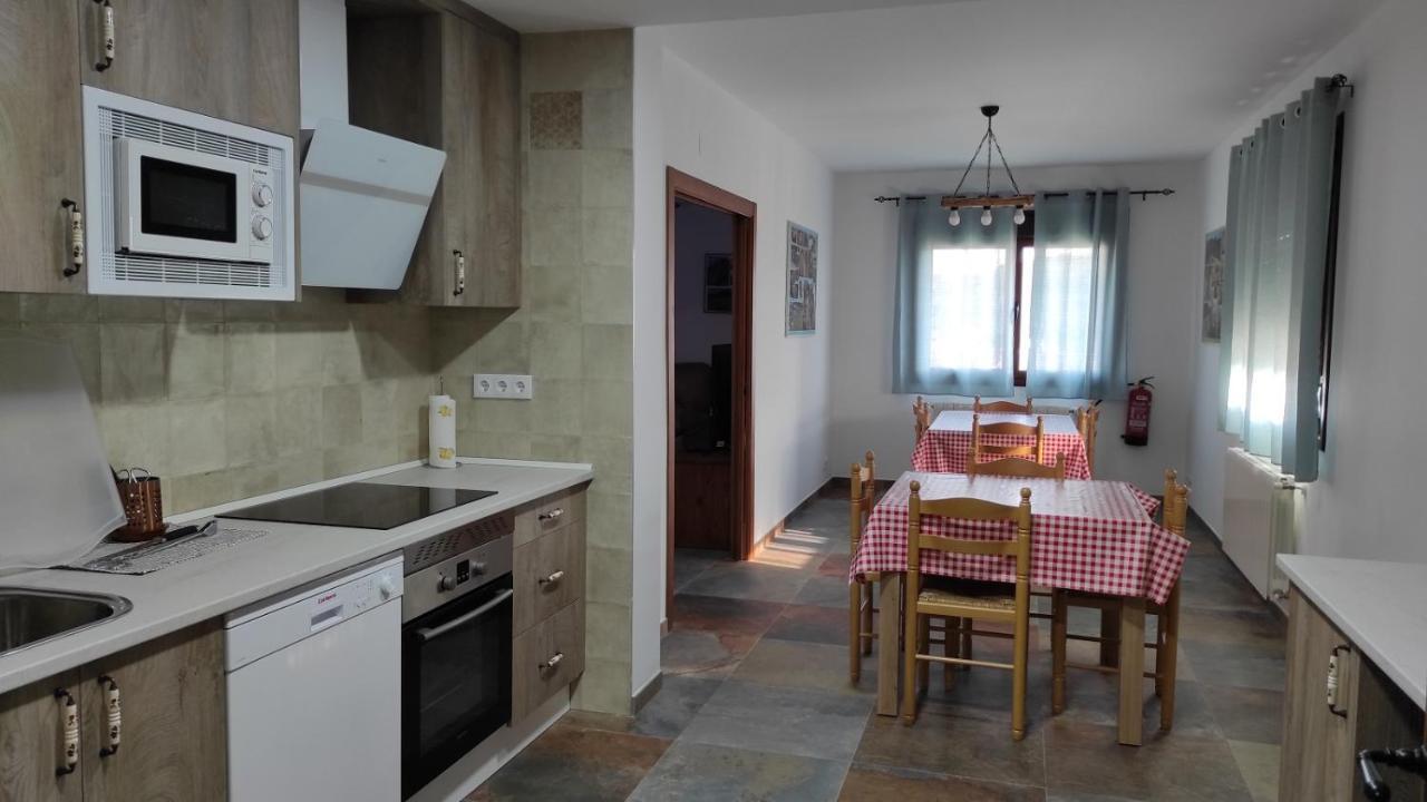 Casa Rural La Colmena Del Geoparque Navatrasierra Buitenkant foto