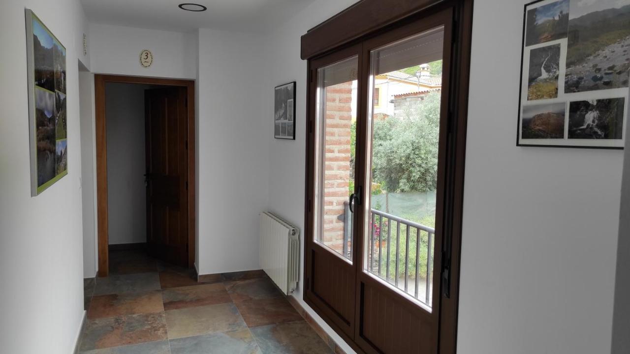 Casa Rural La Colmena Del Geoparque Navatrasierra Buitenkant foto
