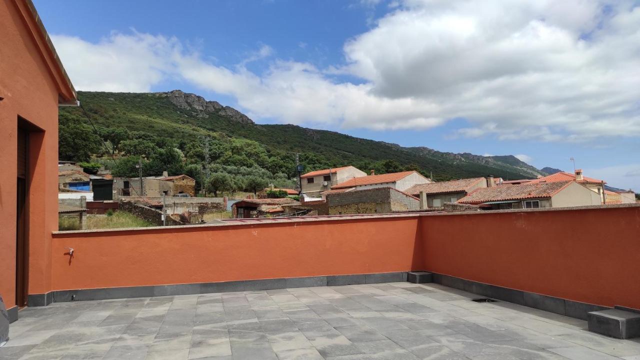 Casa Rural La Colmena Del Geoparque Navatrasierra Buitenkant foto