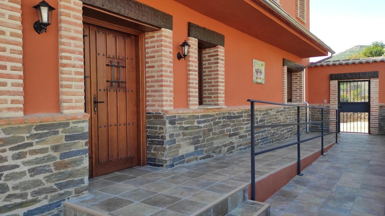 Casa Rural La Colmena Del Geoparque Navatrasierra Buitenkant foto