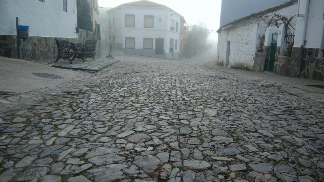 Casa Rural La Colmena Del Geoparque Navatrasierra Buitenkant foto