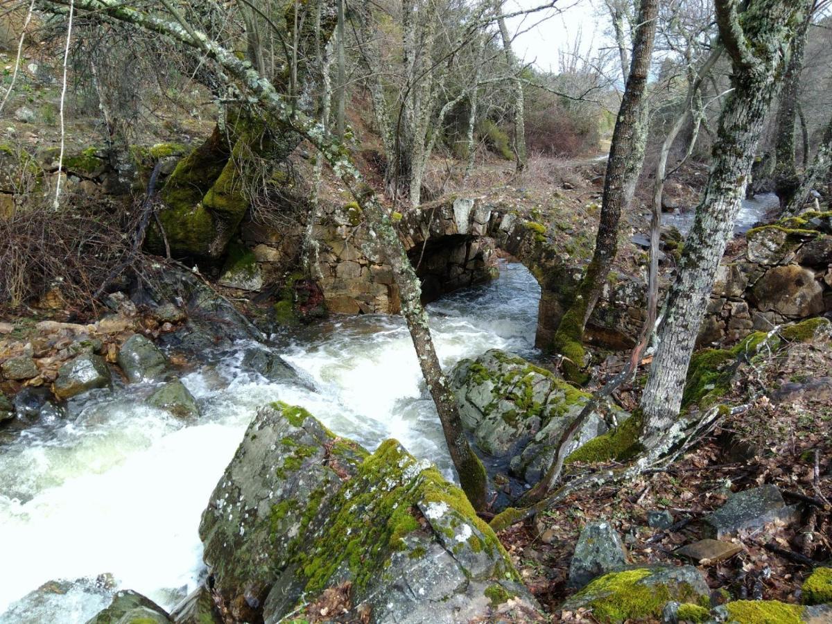Casa Rural La Colmena Del Geoparque Navatrasierra Buitenkant foto