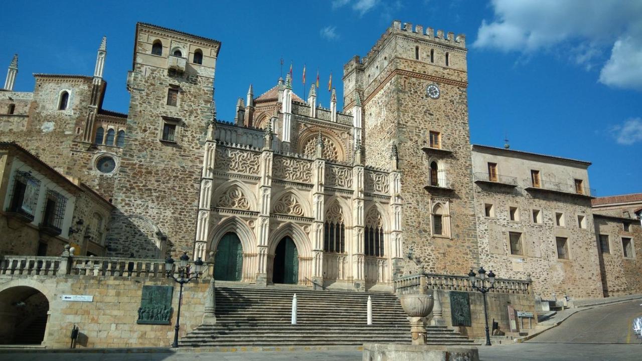 Casa Rural La Colmena Del Geoparque Navatrasierra Buitenkant foto